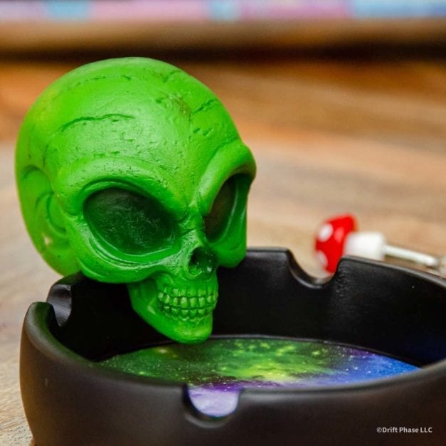 Close-Up photo of the alien head on the angry space alien ashtray.